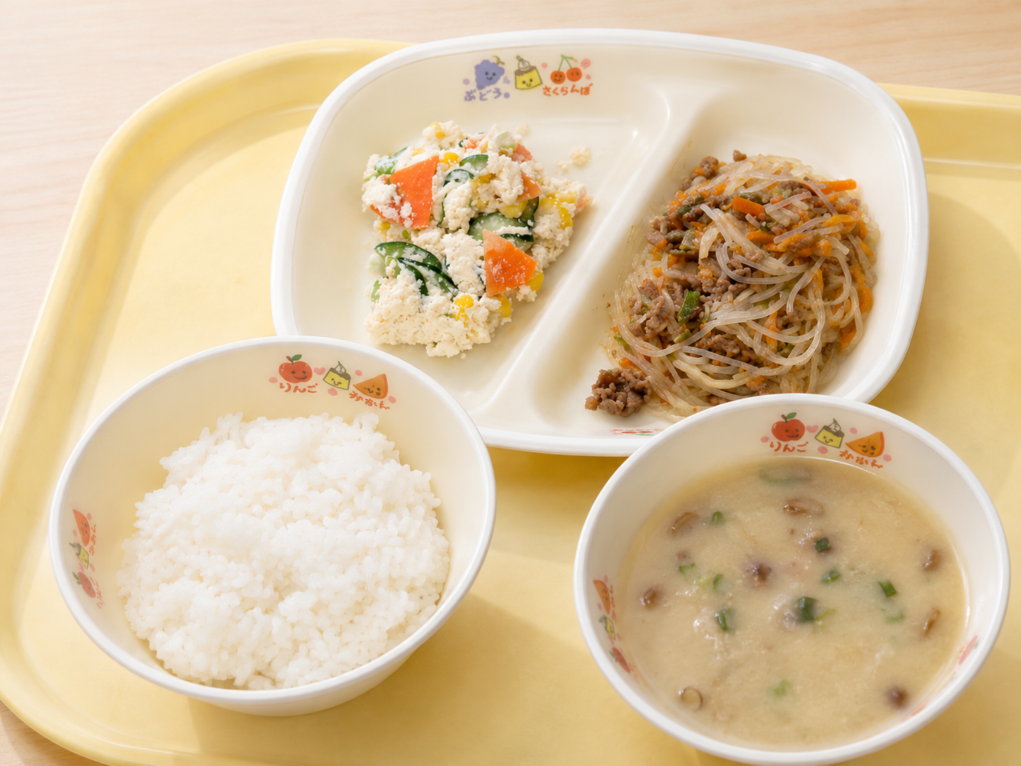 幼稚園・保育園給食の写真 6